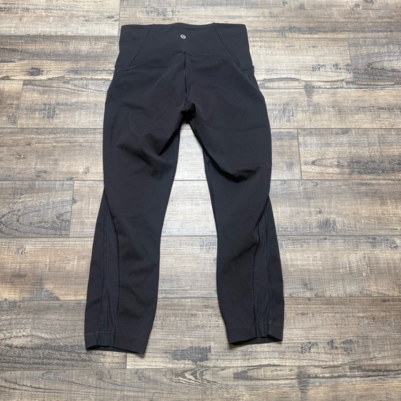 Lululemon Train Times 7/8 Pant Leggings Women's Size 6
Black Mesh Yoga Athletic - Picture 7 of 12